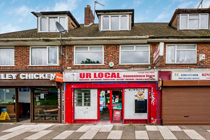 2 Bedroom Flat To Rent In Dawley Parade, Hayes, UB3