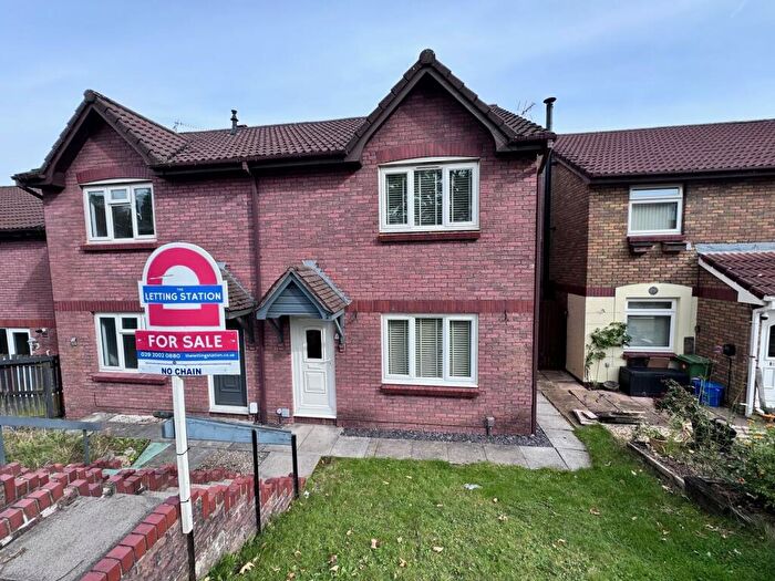 3 Bedroom Semi-Detached House For Sale In Duncan Close, St. Mellons, CF3