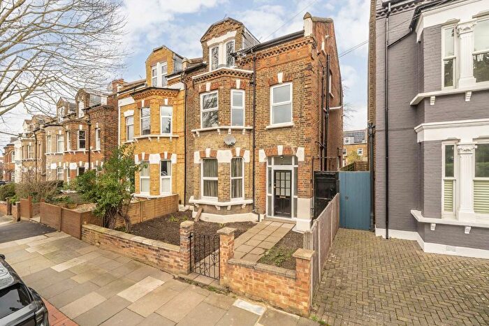 2 Bedroom Flat To Rent In Lichfield Grove, London, N3