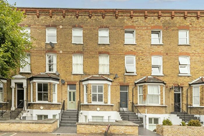 1 Bedroom Flat For Sale In Byrne Road, Balham, SW12