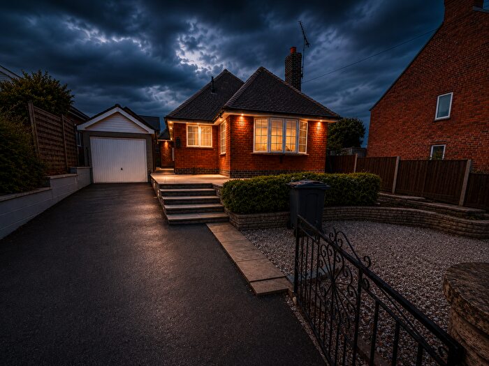 3 Bedroom Bungalow To Rent In Birches Lane, Alfreton, DE55