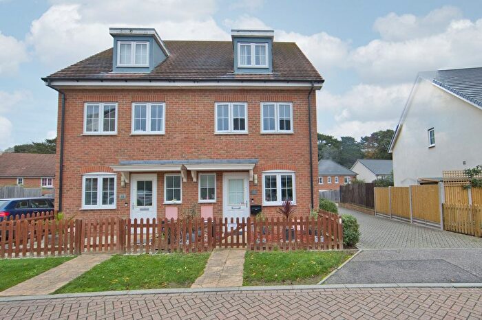 3 Bedroom Semi Detached House For Sale In Colmanton Grove, Deal, CT14