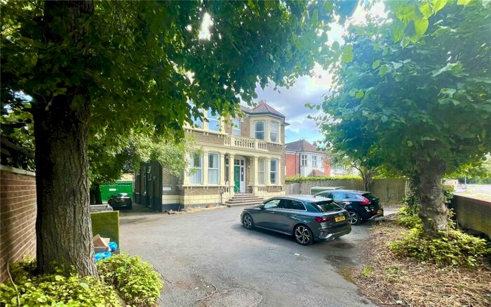 1 Bedroom Flat To Rent In Hollybush Hill, London, E11