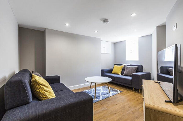 6 Bedroom House To Rent In Devon Road, Leeds, LS2