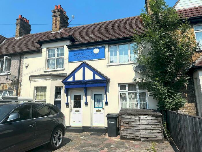 2 Bedroom Flat To Rent In High Street, Orpington, Kent, BR6