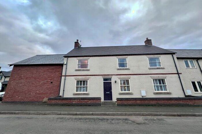 4 Bedroom Semi-Detached House To Rent In Belton, Loughborough, LE12