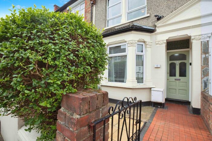 2 Bedroom Terraced House To Rent In Crumpsall Street, London, SE2