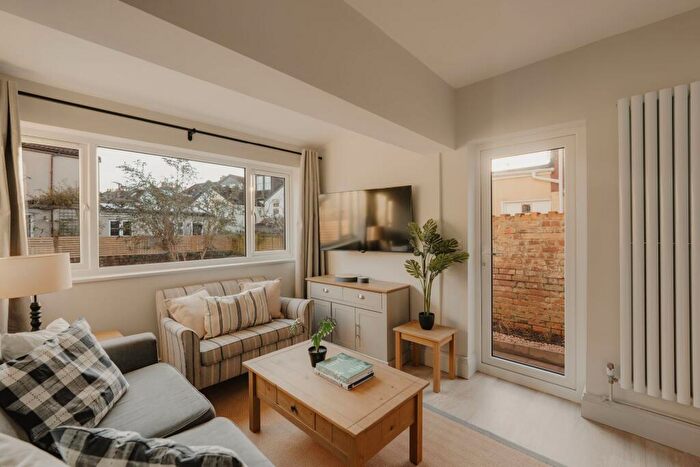 3 Bedroom Detached House To Rent In Nevil Road, Bristol, BS7