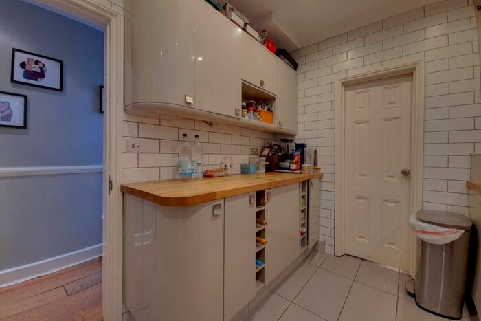 2 Bedroom Flat To Rent In Kidbrooke Park Road, Greenwich, London, SE3
