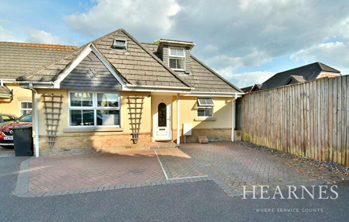 3 Bedroom Detached Bungalow For Sale In Northbourne Mews, Bournemouth, BH10