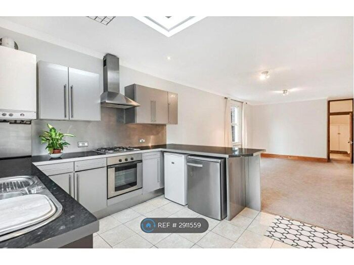 2 Bedroom Flat To Rent In Valetta Road, London, W3