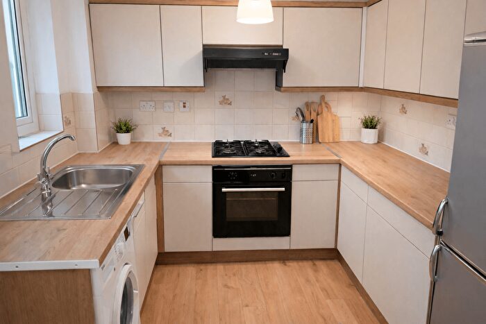 2 Bedroom Semi Detached House To Rent In Wicket Grove, Lenton, Nottingham, NG7