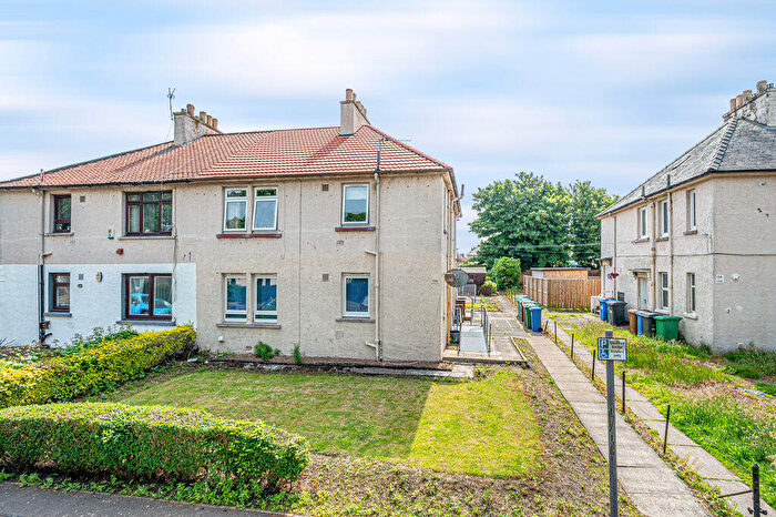2 Bedroom Flat For Sale In Beatty Crescent, Kirkcaldy, KY1