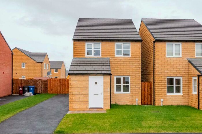 3 Bedroom Detached House To Rent In Petersmiths Park, Ollerton, NG22