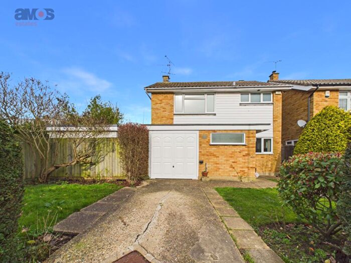 3 Bedroom Detached House For Sale In Shepherds Close, Hadleigh, Essex, SS7