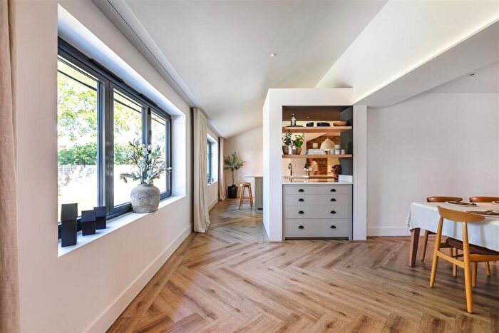 4 Bedroom Detached House For Sale In The Peak, Rowland's Castle, PO9