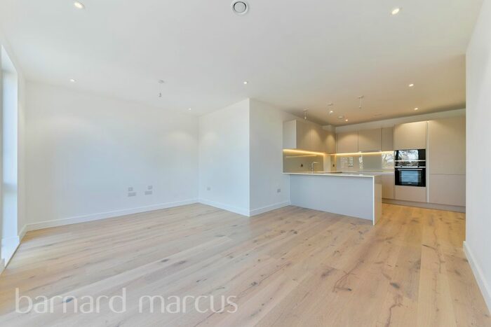 2 Bedroom Flat To Rent In Chiswick High Road, London, W4