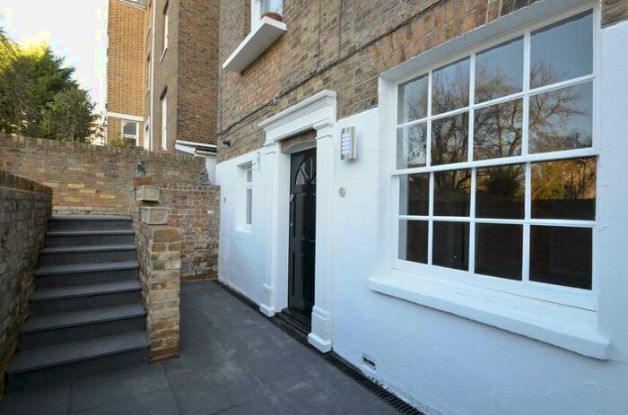 2 Bedroom Apartment To Rent In Trinity Place Windsor, SL4