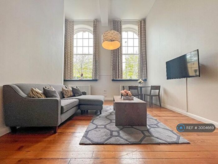 1 Bedroom Flat To Rent In Mcdonald Road, Edinburgh, EH7