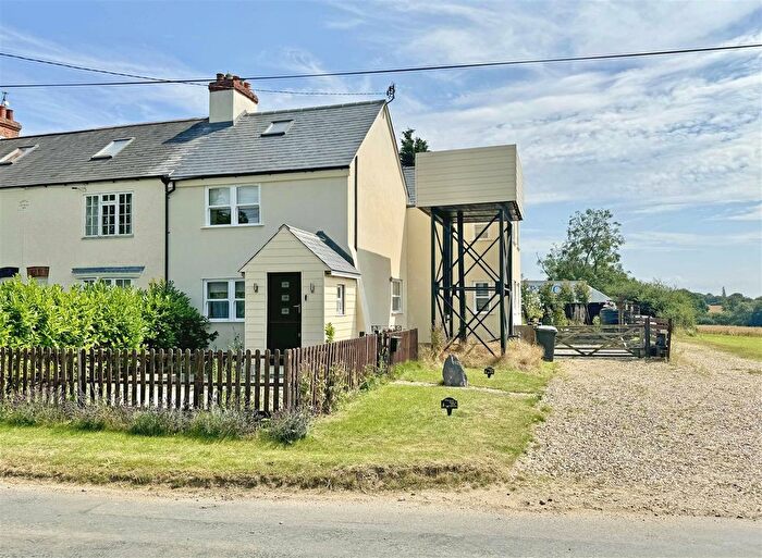 3 Bedroom End Of Terrace House For Sale In Kentish Farm Road, Stisted, Braintree, CM77