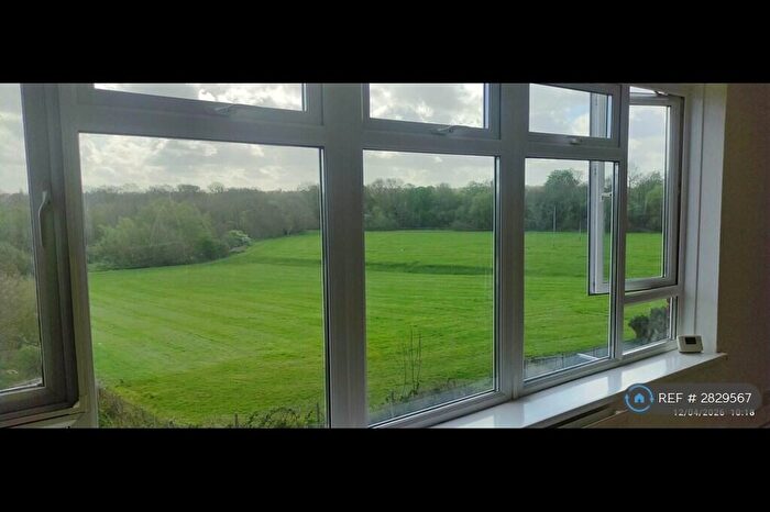 3 Bedroom Flat To Rent In Hornbeam Road, Buckhurst Hill, IG9