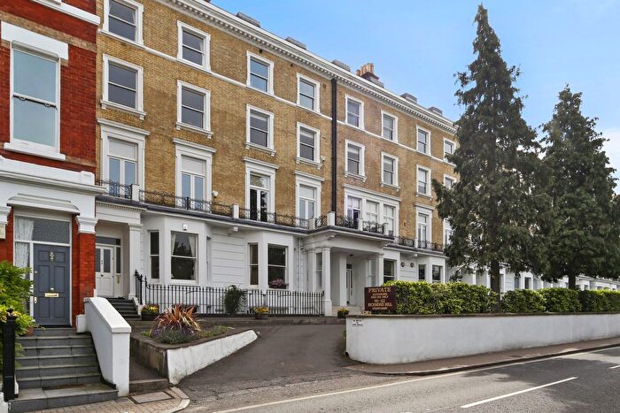 2 Bedroom Flat To Rent In Richmond Hill, Richmond, TW10