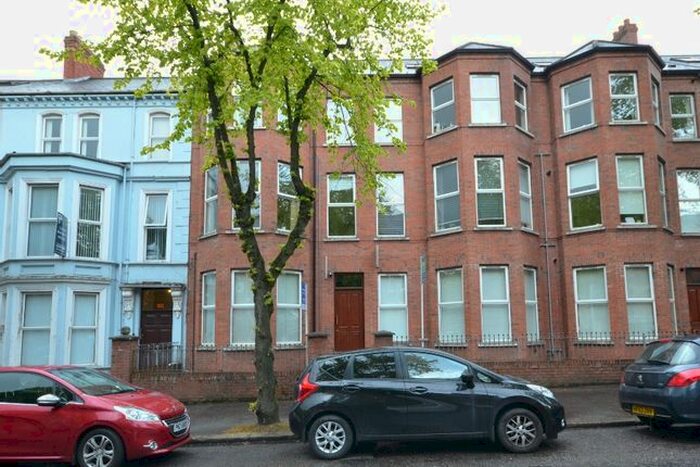3 Bedroom Flat To Rent In Eglantine Avenue, Belfast, BT9