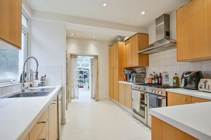 4 Bedroom Semi Detached House For Sale In Fortis Green, Fortis Green, London, N2