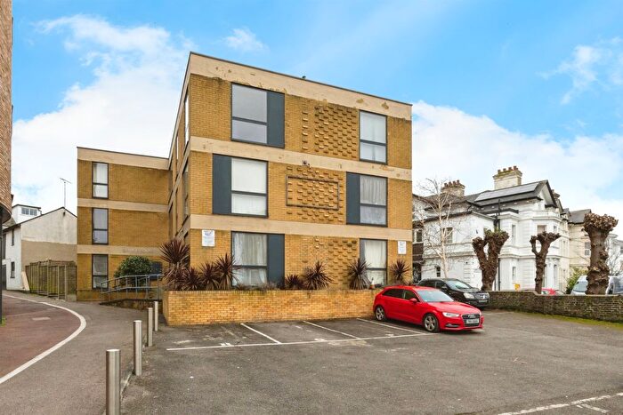 1 Bedroom Flat For Sale In Elwick Road, Ashford, TN23