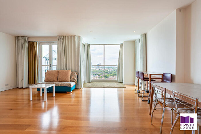 3 Bedroom Flat To Rent In Berkeley Tower, Westferry Circus, Tower Hamlets, London, E14