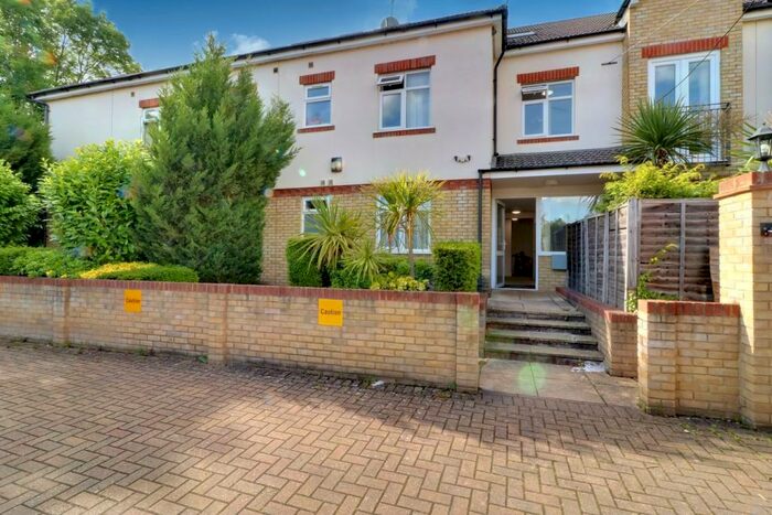 2 Bedroom Flat To Rent In Whitefriars Drive, Harrow, HA3