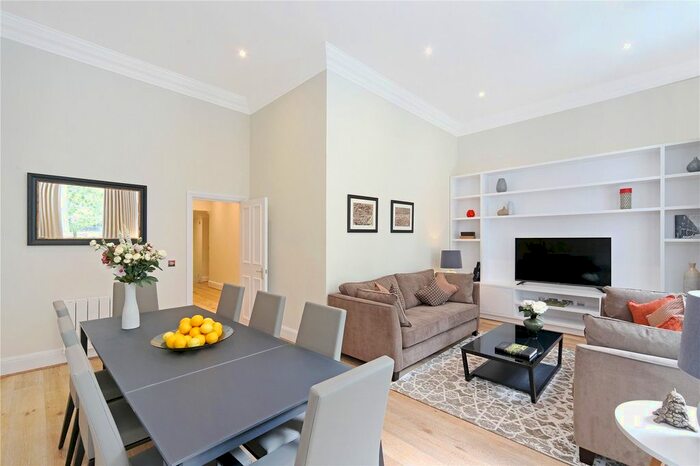3 Bedroom Flat To Rent In Courtfield Gardens, South Kensington, London, SW5
