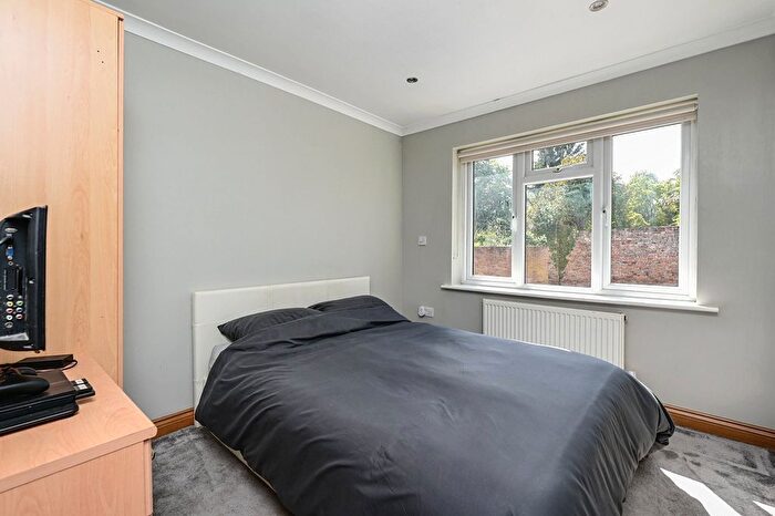 4 Bedroom Detached House For Sale In Camberley, Surrey, GU15