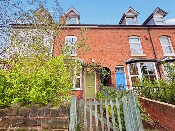 3 Bedroom Terraced House For Sale In Yardley Wood Road, Birmingham, B13