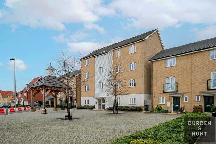 2 Bedroom Flat To Rent In Alderwood Terrace, Chigwell, IG7
