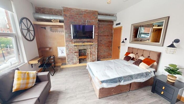 1 Bedroom Studio To Rent In Cardigan Road, Hyde Park, Leeds, LS6