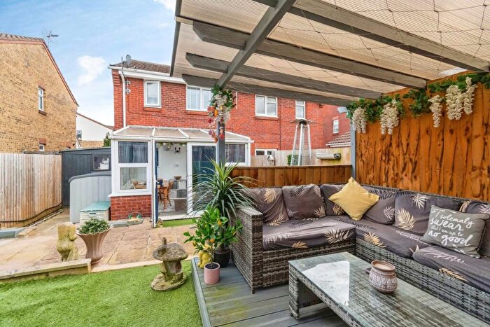 3 Bedroom Semi Detached House For Sale In Bickford Close, Barrs Court, Bristol, Gloucestershire, BS30