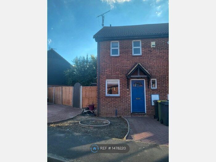 2 Bedroom Semi-Detached House To Rent In Woodstock Crescent, Hockley, SS5