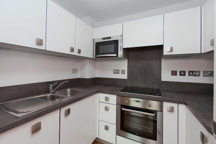 2 Bedroom Flat To Rent In Loampit Vale, Lewisham, London, Greater London, SE13