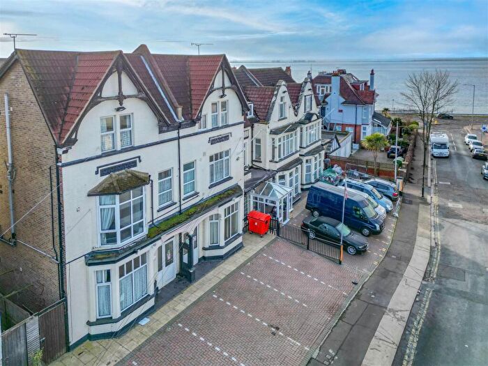 17 Bedroom Link Detached House For Sale In Grosvenor Road, Westcliff-On-Sea, SS0