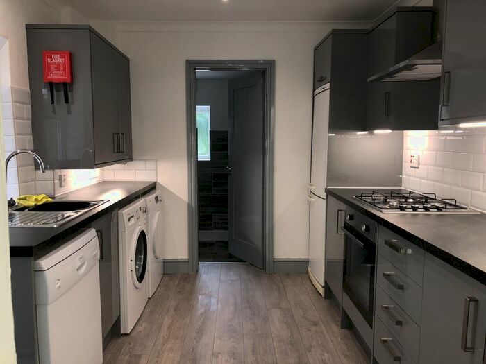 5 Bedroom Property To Rent In Wyeverne Road, Cathays, Cardiff, CF24