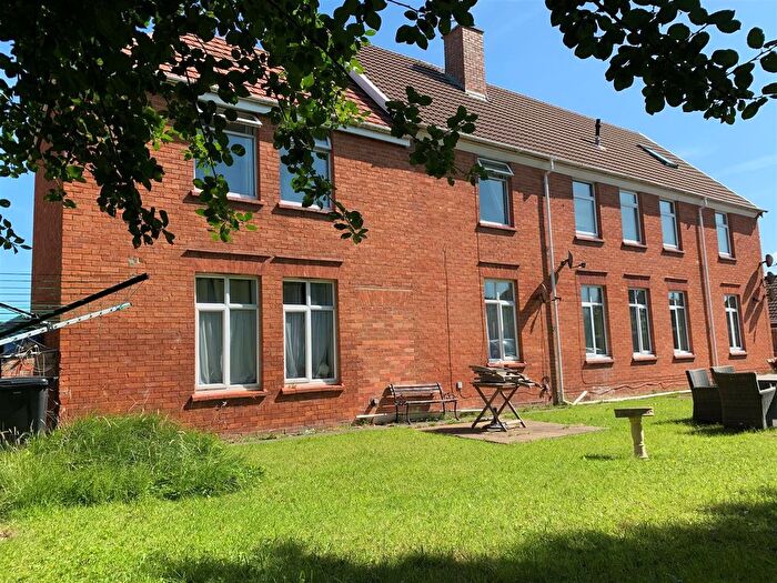 2 Bedroom Flat For Sale In Golf Links Road, Burnham-On-Sea, TA8