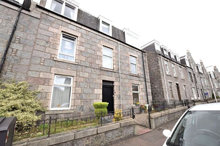 1 Bedroom Flat To Rent In Claremont Place, West End, Aberdeen, AB10