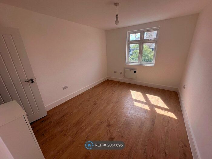3 Bedroom Flat To Rent In Truro Road, London, N22