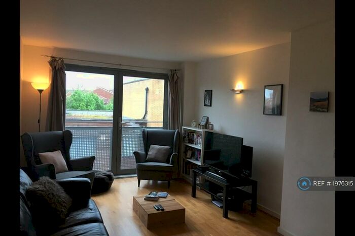 2 Bedroom Flat To Rent In Deals Gateway, London, SE13