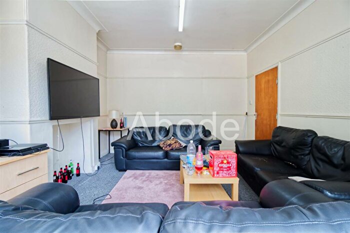 9 Bedroom House To Rent In St Michael Villas, Headingley, Leeds, LS6