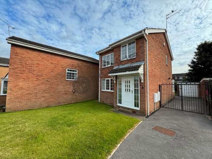 3 Bedroom Detached House To Rent In Brow Hill Road, Rotherham, S66