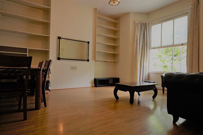 1 Bedroom Flat To Rent In St Stephens Avenue, London, W12