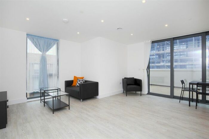 1 Bedroom Flat To Rent In Flat Epsom House, Staines-Upon-Thames, TW18