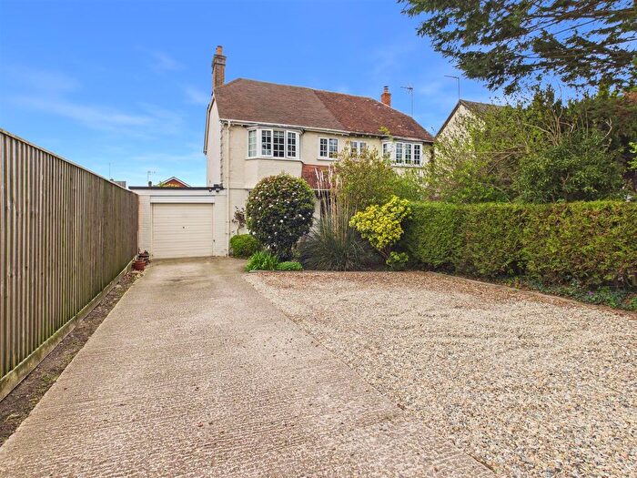 4 Bedroom Semi Detached House For Sale In Oxford Road, Stone, Aylesbury, HP17